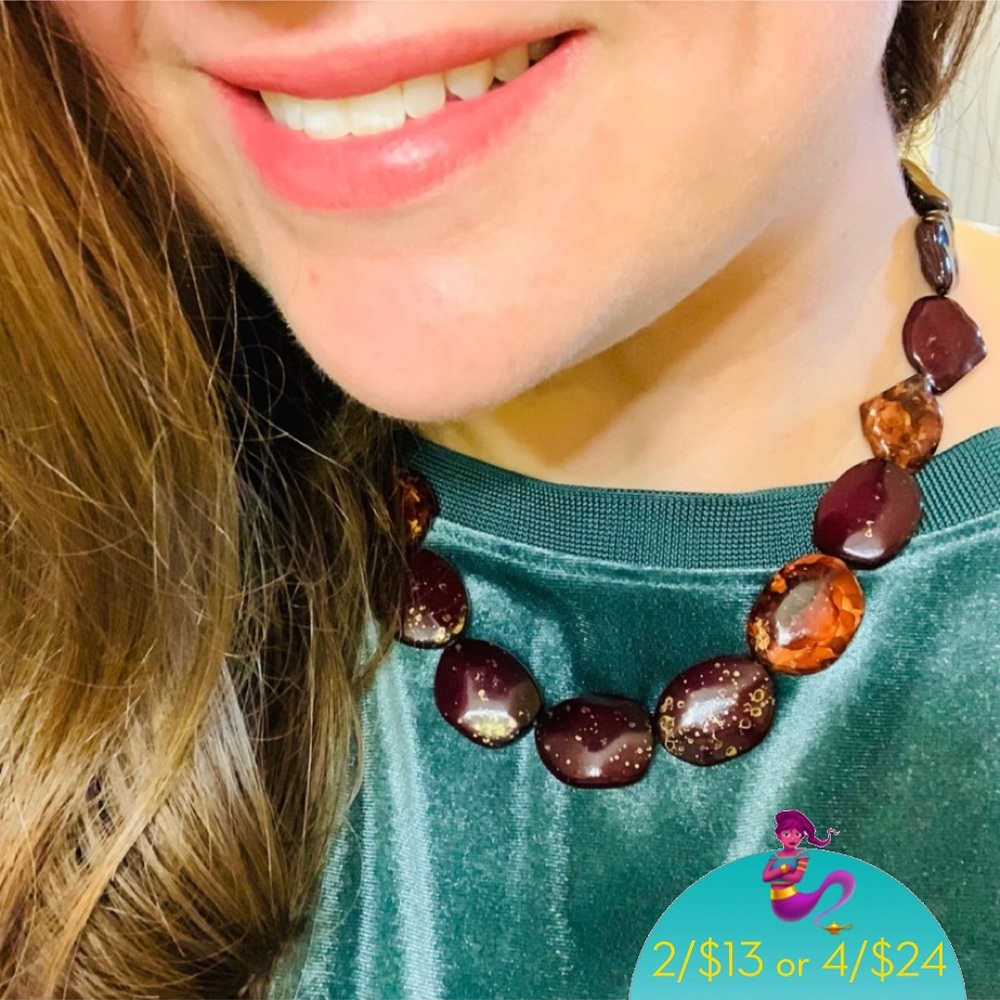 🚛MOVING SALE 🚛 
Tagua bead statement necklace 🐿